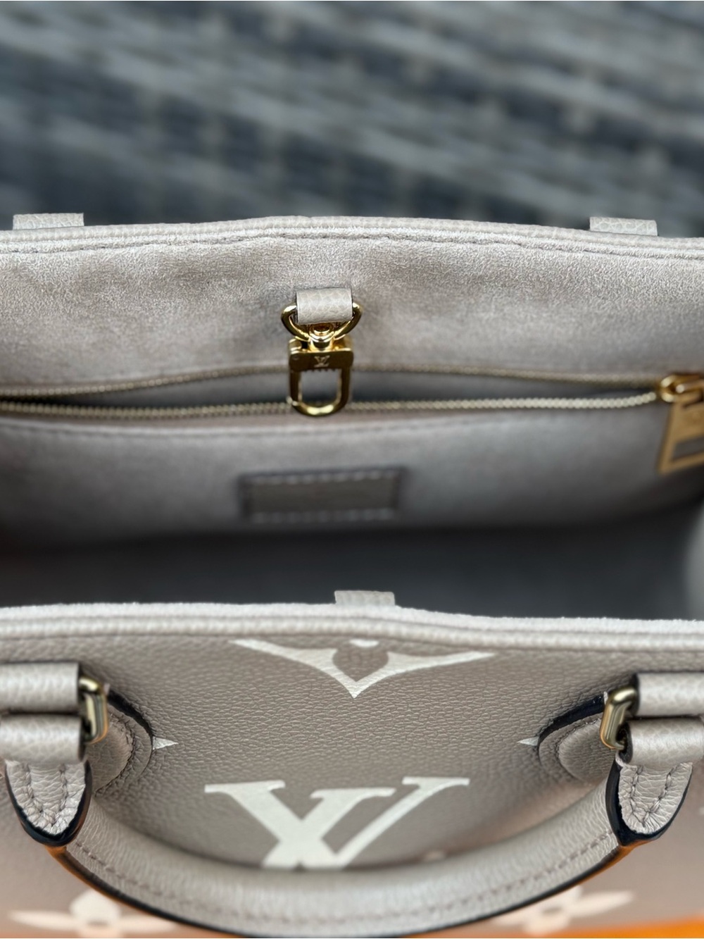 Louis Vuitton onthego pm in dove/cream (Taupe & Cream Monogram Mini Satchel) - Picture 6 of 7